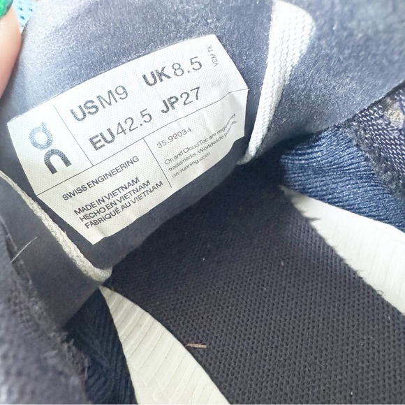 On Clouds Men's Navy and Light Blue Shoes - Picture 15 of 16